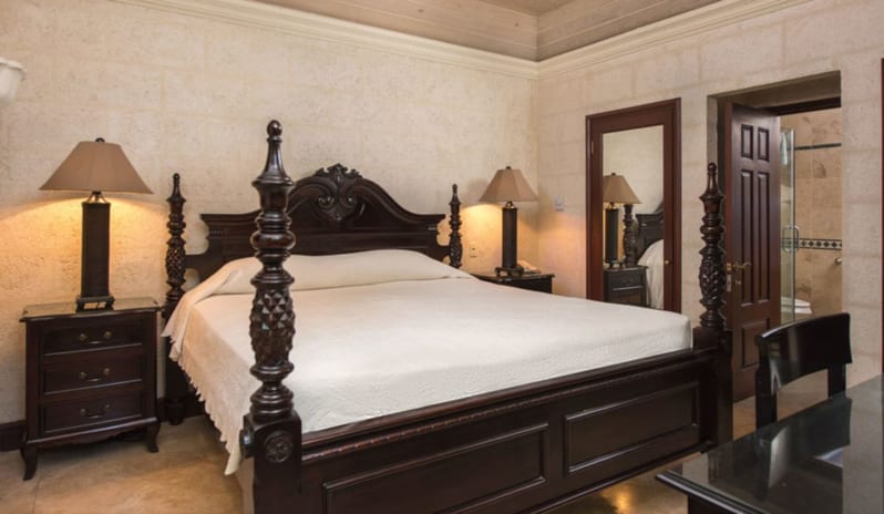 ONE BEDROOM OCEAN VIEW SUITE